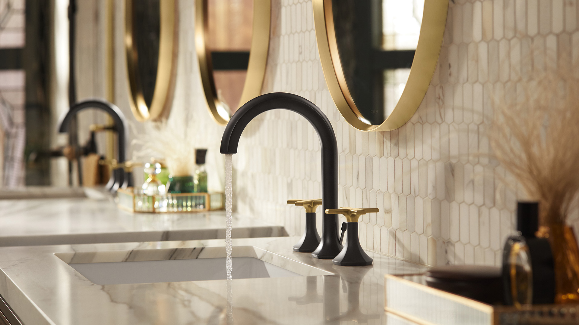 black faucet gold handles
